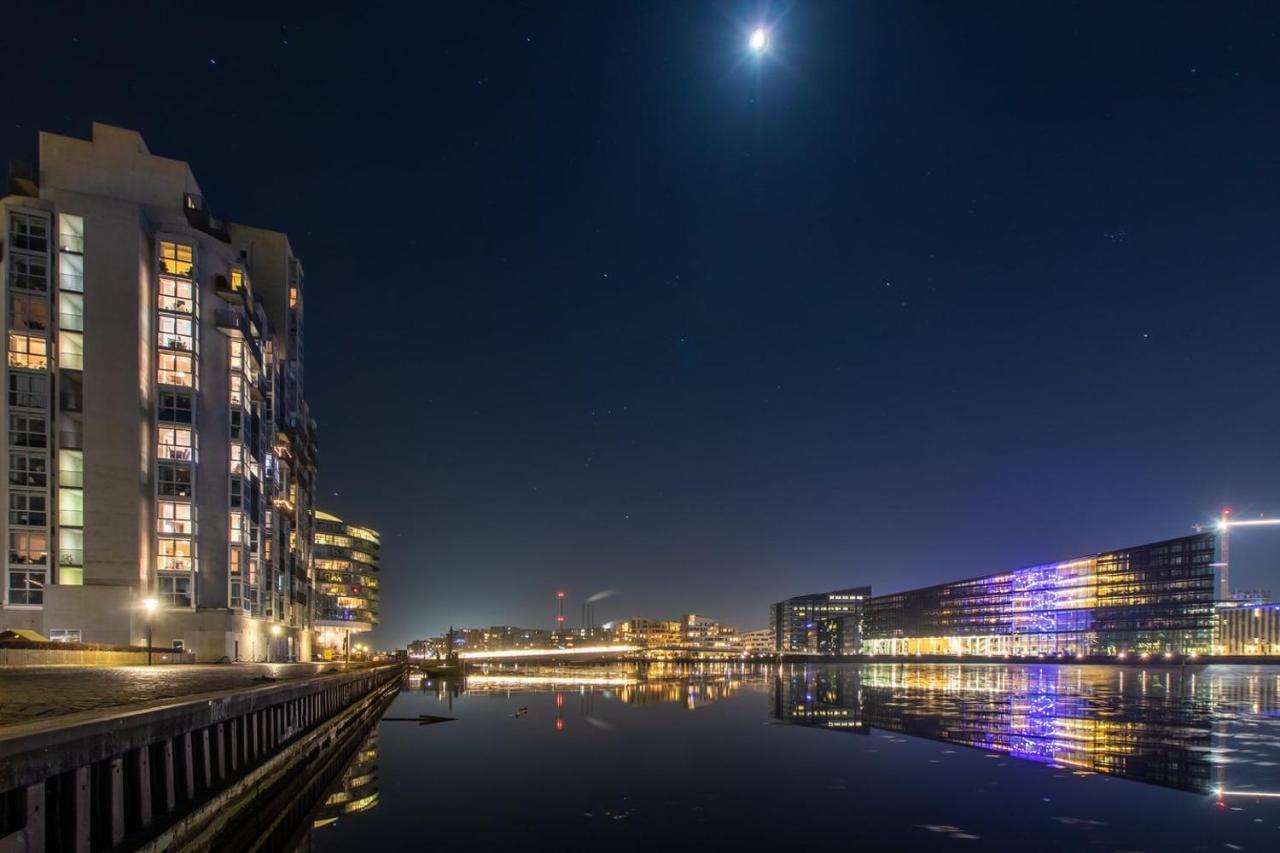 Exclusive Waterfront - 12th Floor *