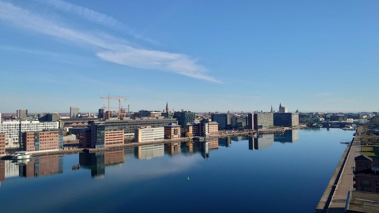 Exclusive Waterfront - 12th Floor Apartment *