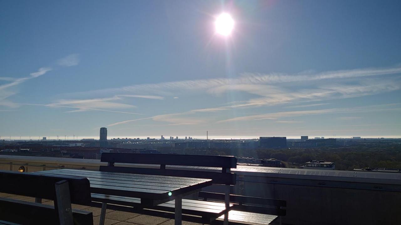 Exclusive Waterfront - 12th Floor *