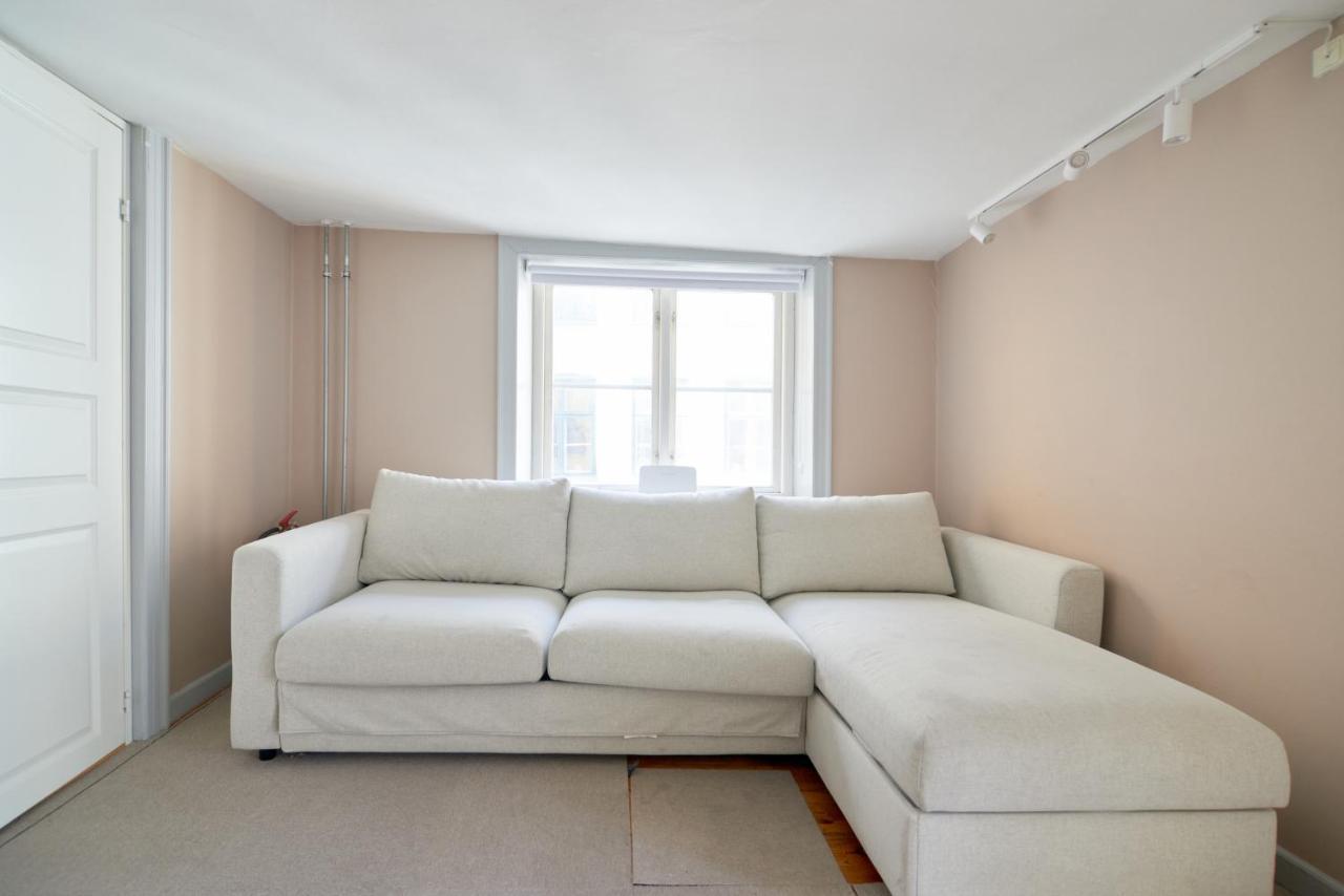 Appartamento Balcony Apt - Center, 50m To The Metro