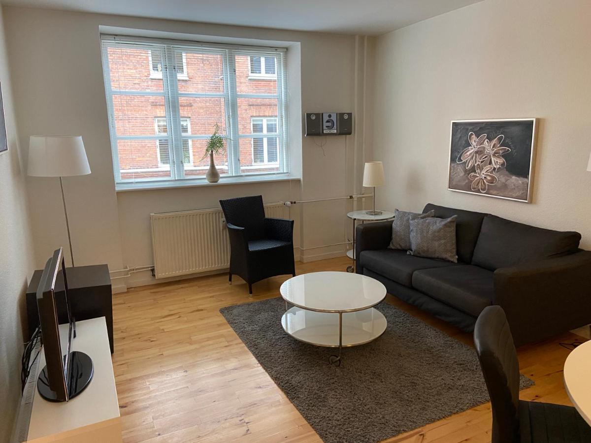 Bright 2-bedroom In Sophisticated Frederiksberg Copenhagen