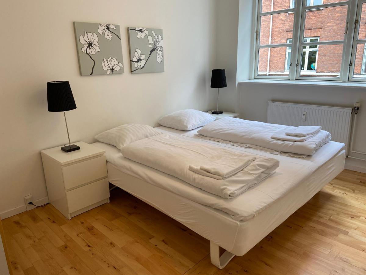 Bright 2-bedroom In Sophisticated Frederiksberg Copenhagen