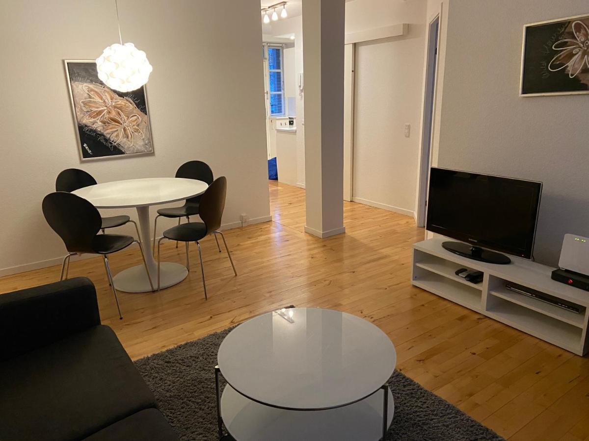 Apartment Bright 2-bedroom In Sophisticated Frederiksberg *