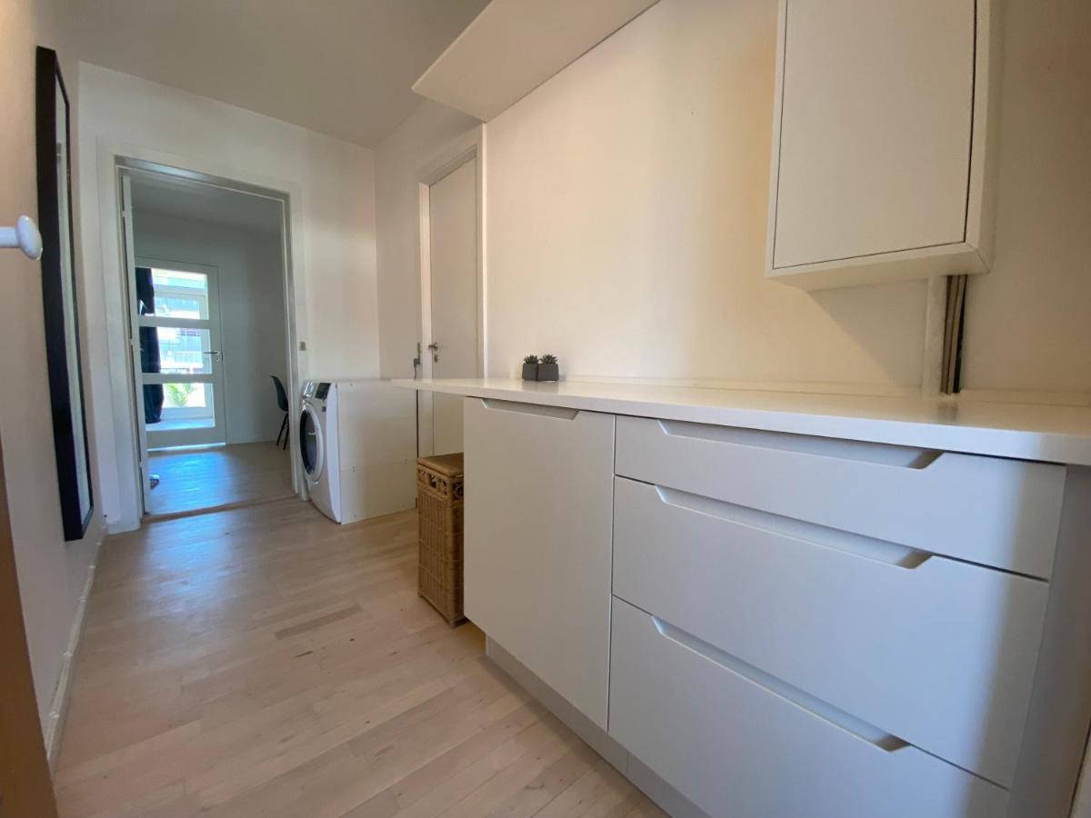 Apartment With Balcony, Free Parking & Elevator *