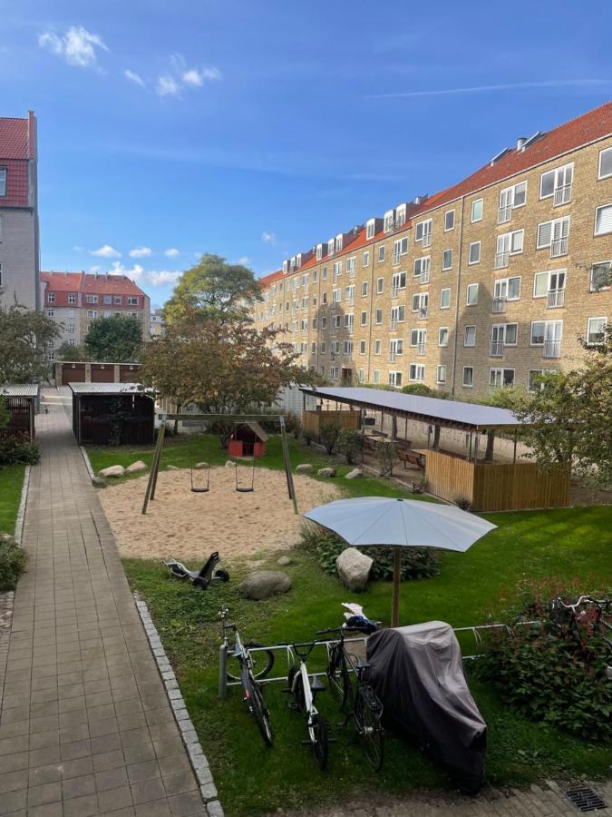 Homestay Private Spacious In Shared Apartment, Amager Copenhagen