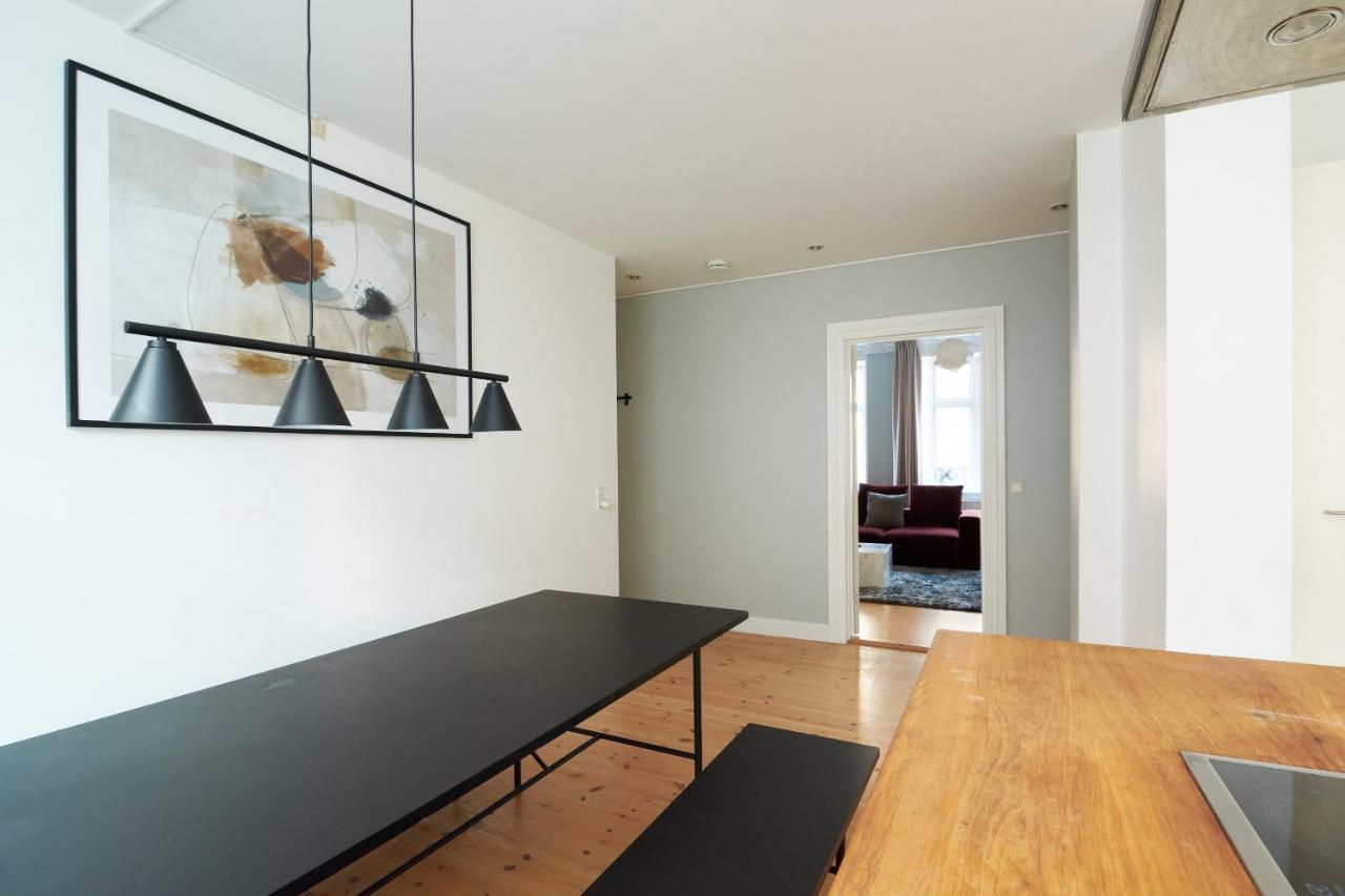 Large Modern Flats By Meat Packing District In