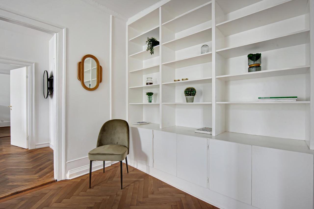 Sanders Square - Spacious Six-bedroom Near Amalienborg Appartamento