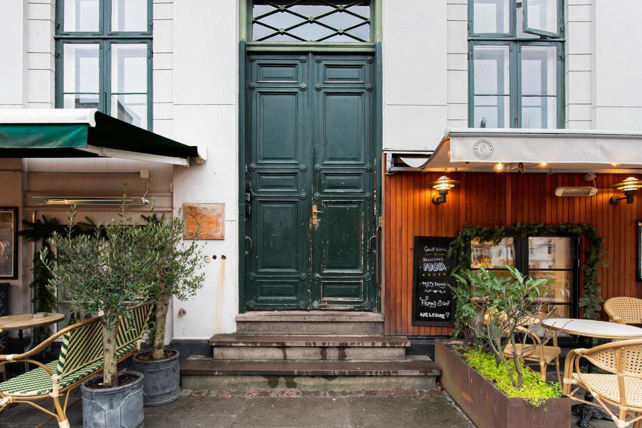 Sanders Square - Spacious Six-bedroom Near Amalienborg *