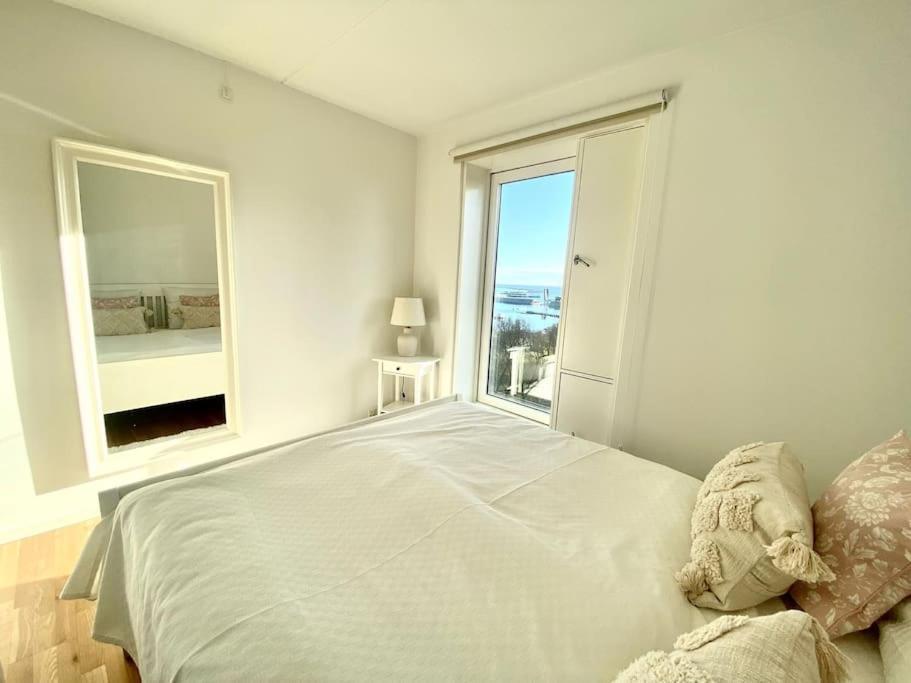 Penthouse - Amazing Views & Hygge Apartment