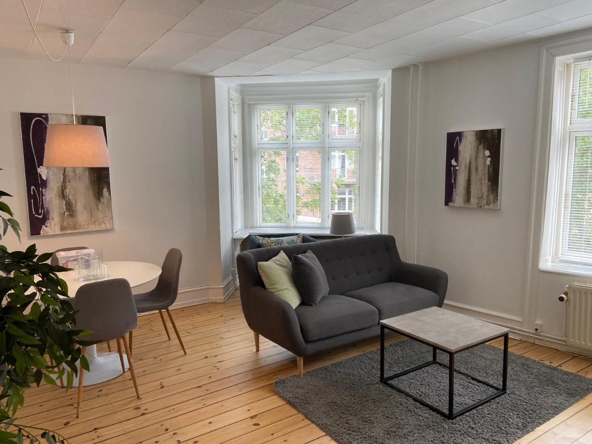 Bright 2-bedroom In Elegant Osterbro Apartment *