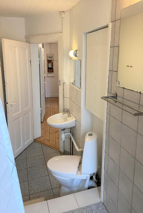 Apartment Bright 2-bedroom In Elegant Osterbro