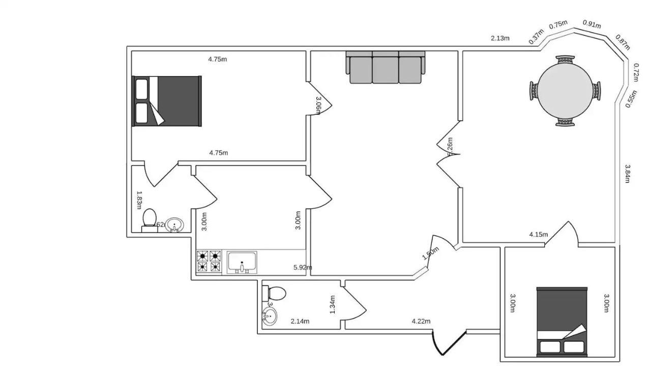 Large & Modern Flats In Family Friendly Neighbourhood Apartment