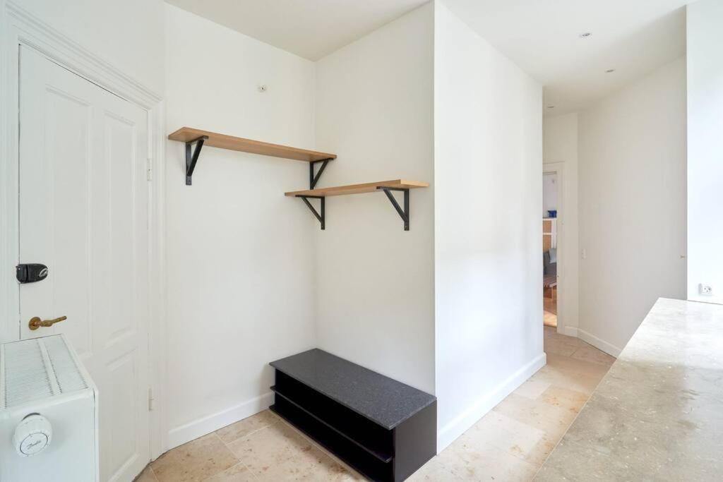 Spacious 3 Bedroom Manor Flat Next To Tivoli Apartment *