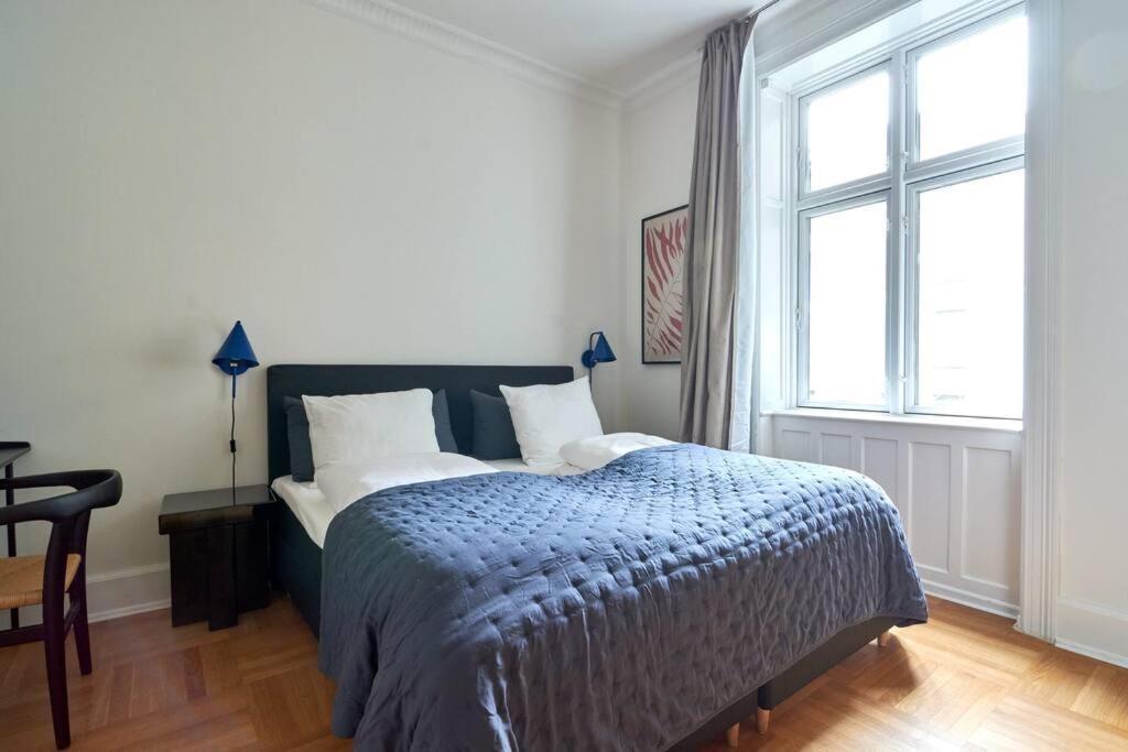 Spacious 3 Bedroom Manor Flat Next To Tivoli Apartment *