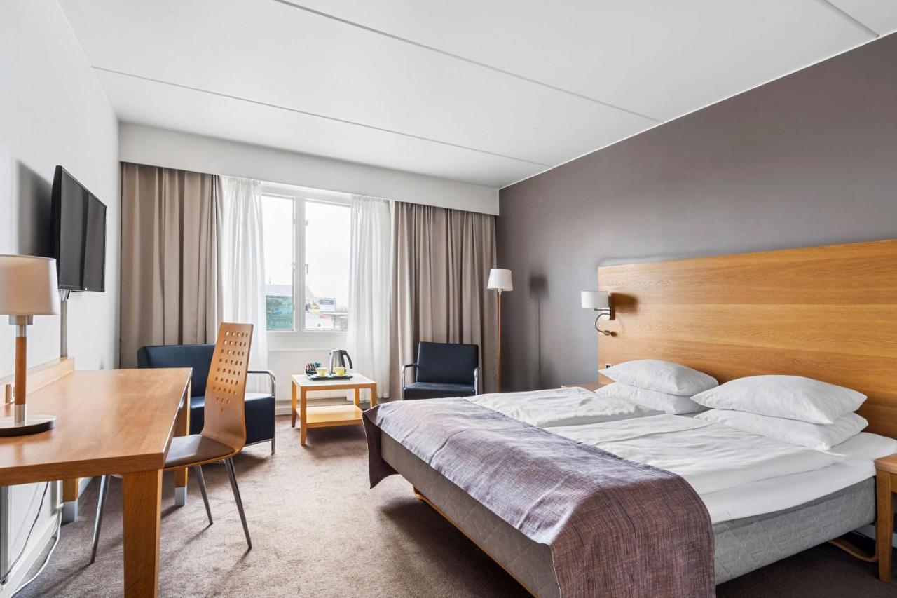Western Park Globetrotter Airport Hotel
