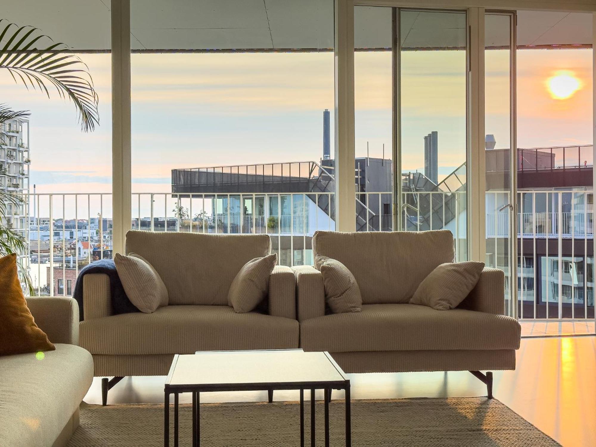 Exclusive Penthouse With Sunset Views *