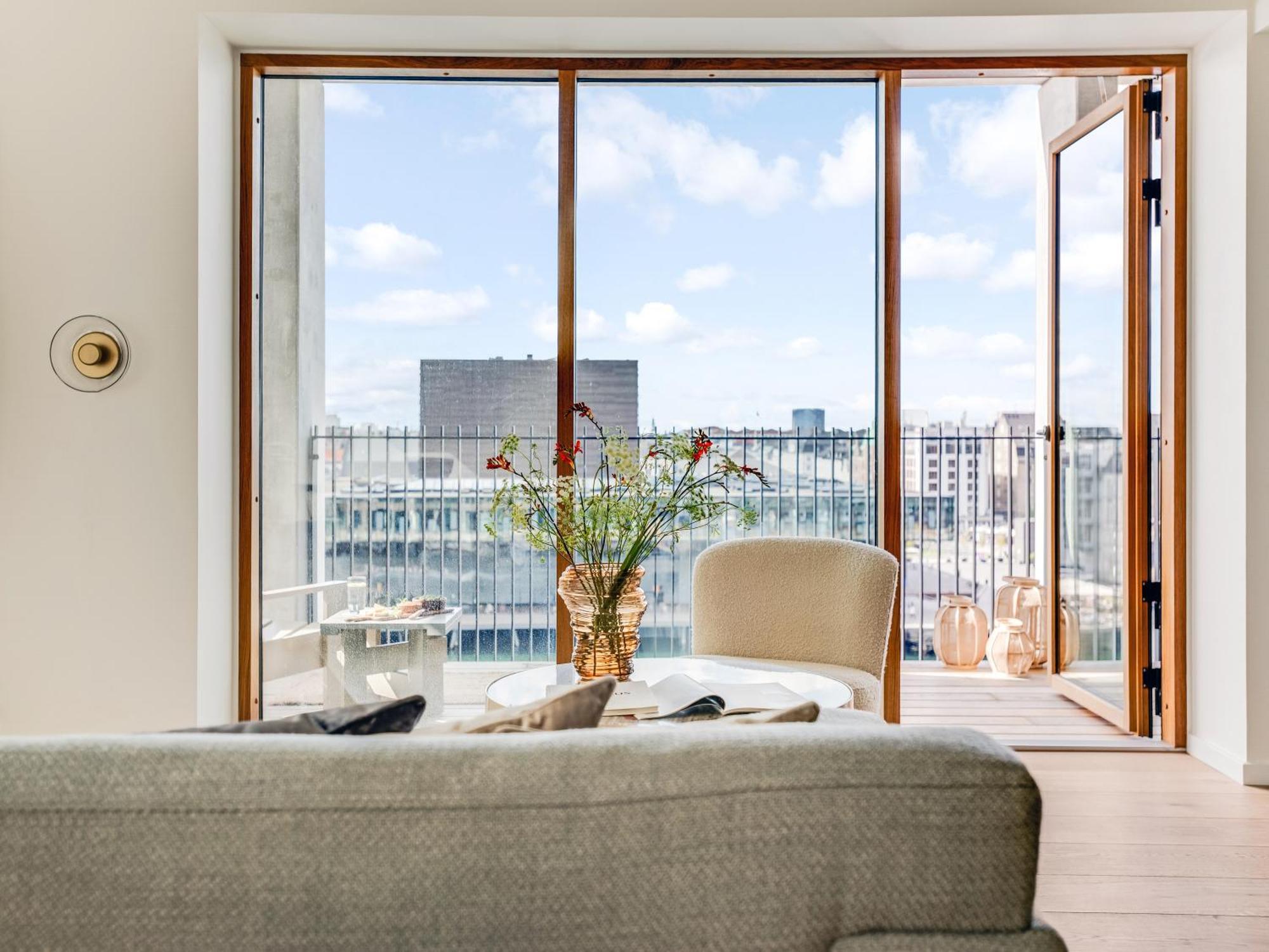 Sanders View - Stunning Two-bedroom With Harbor View