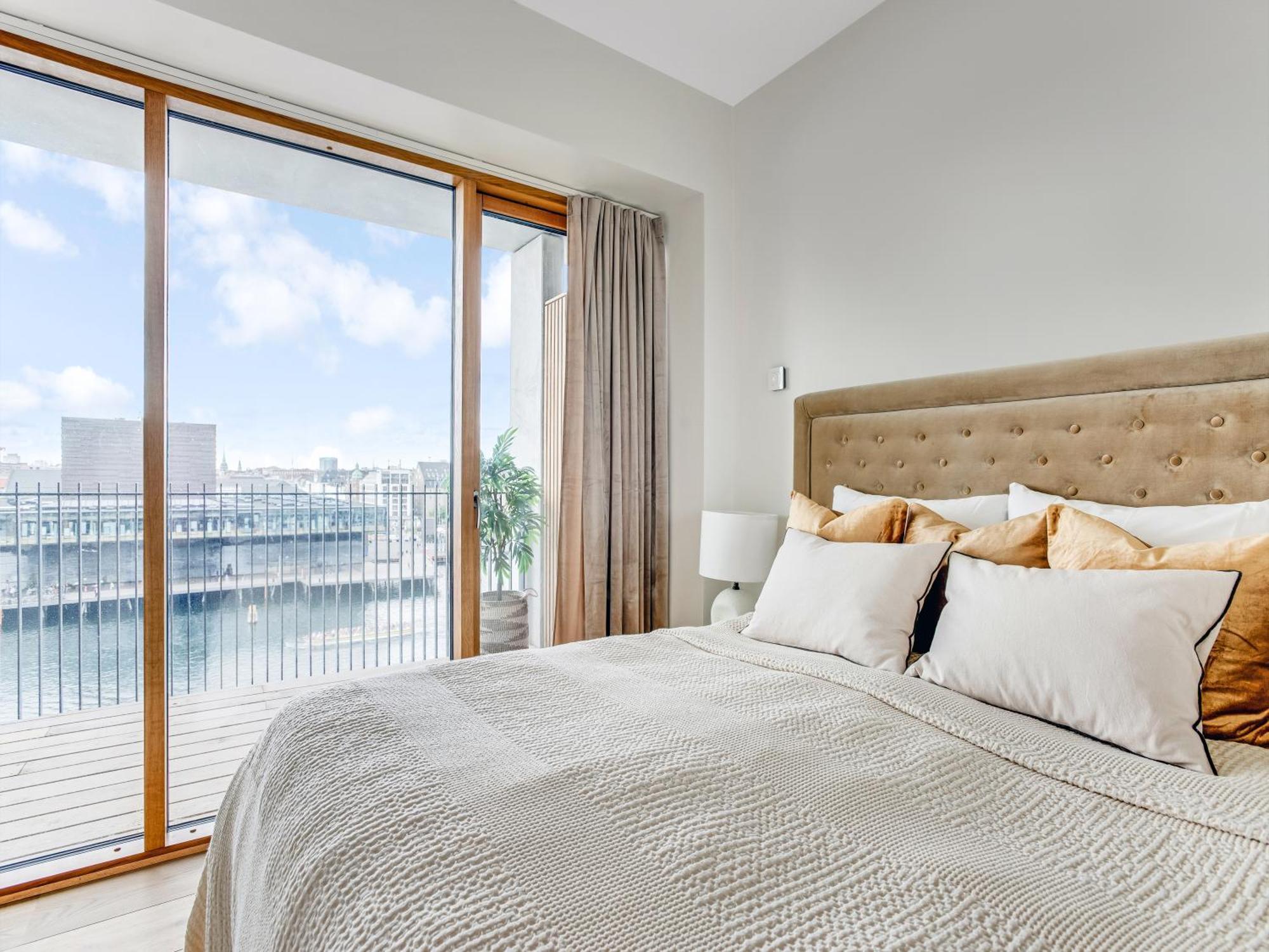 Sanders View - Stunning Two-bedroom With Harbor View