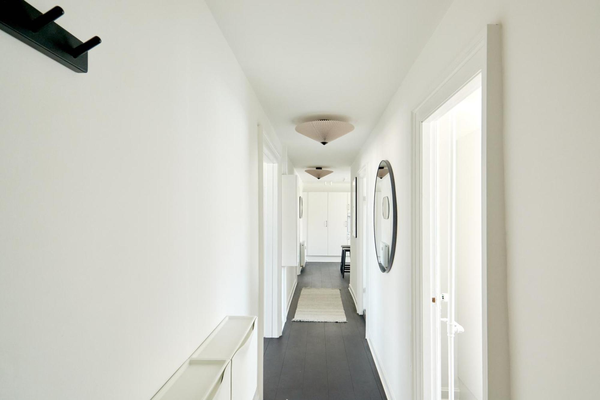 Beautiful 3 Bedroom Near Shopping & Metro