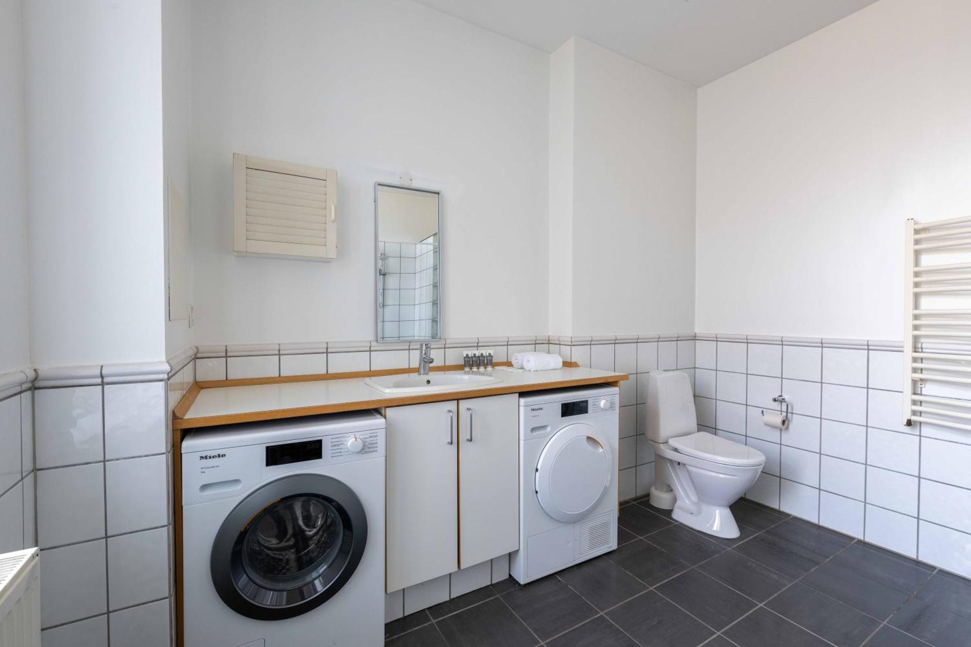 Apartment 3 Bedroom In Lovely Area