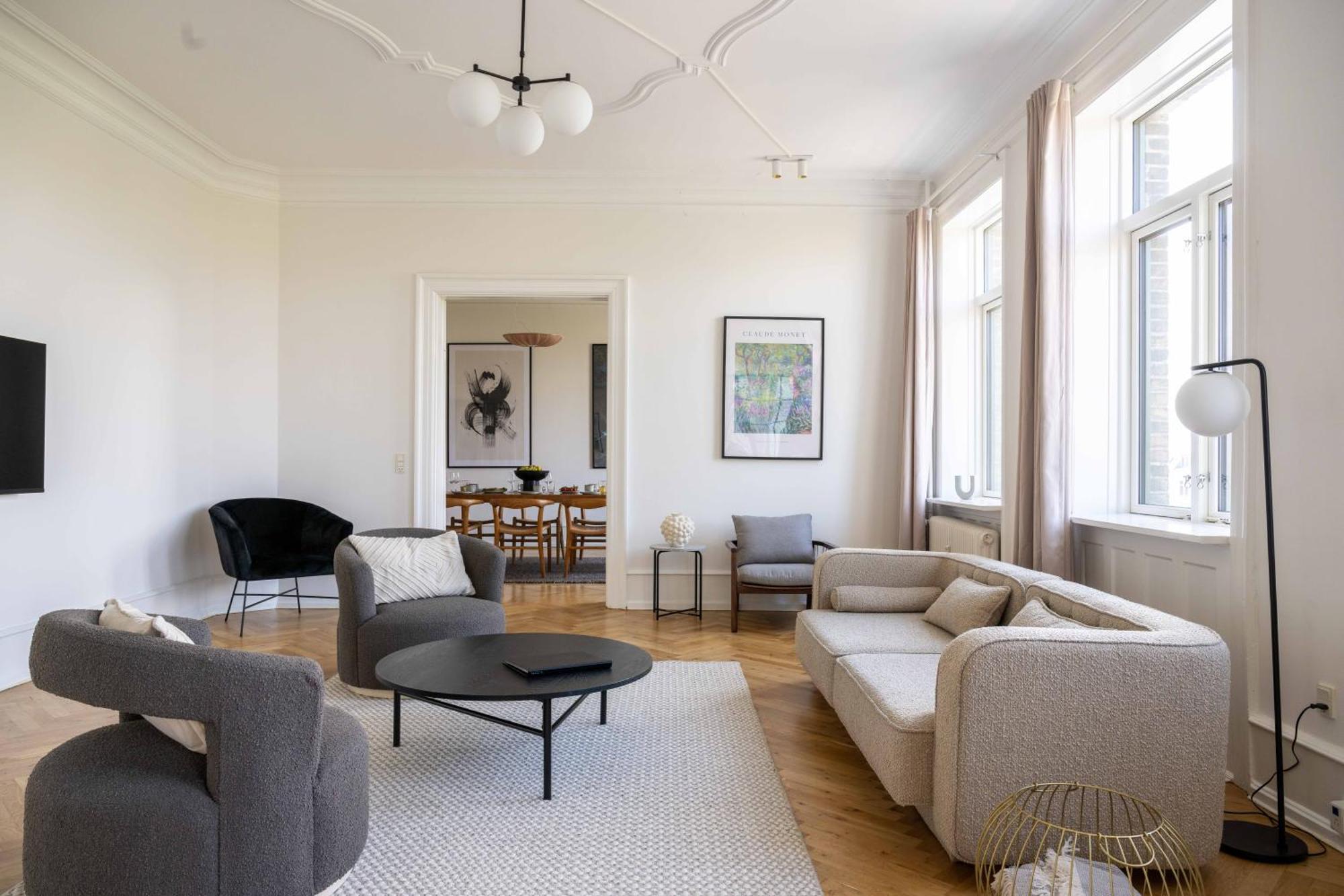 3 Bedroom In Lovely Area Apartment