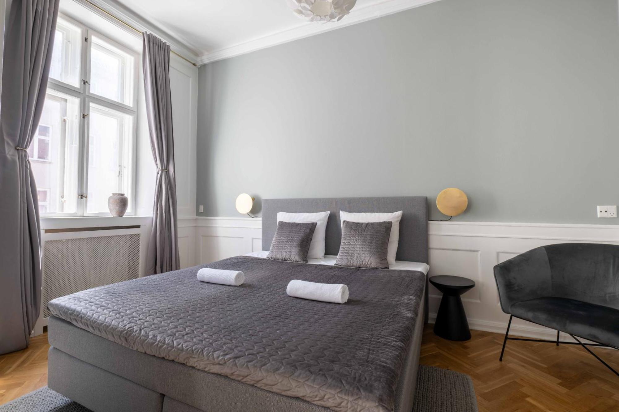 Lavish 4br Flat In The Heart Of Cph By The Canals