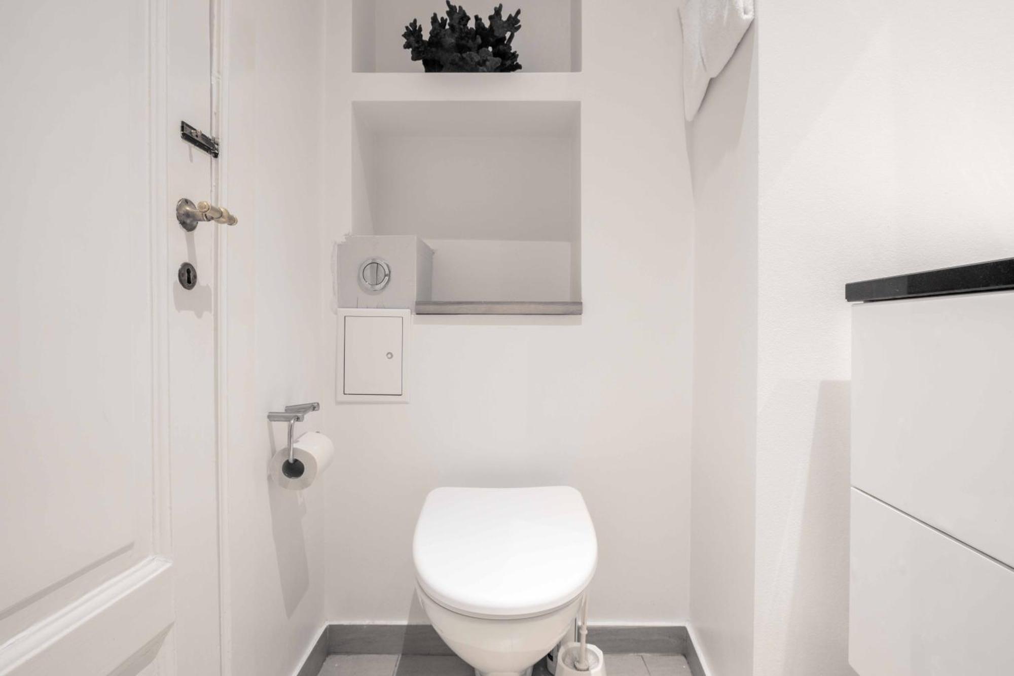 Lavish 4br Flat In The Heart Of Cph By The Canals *