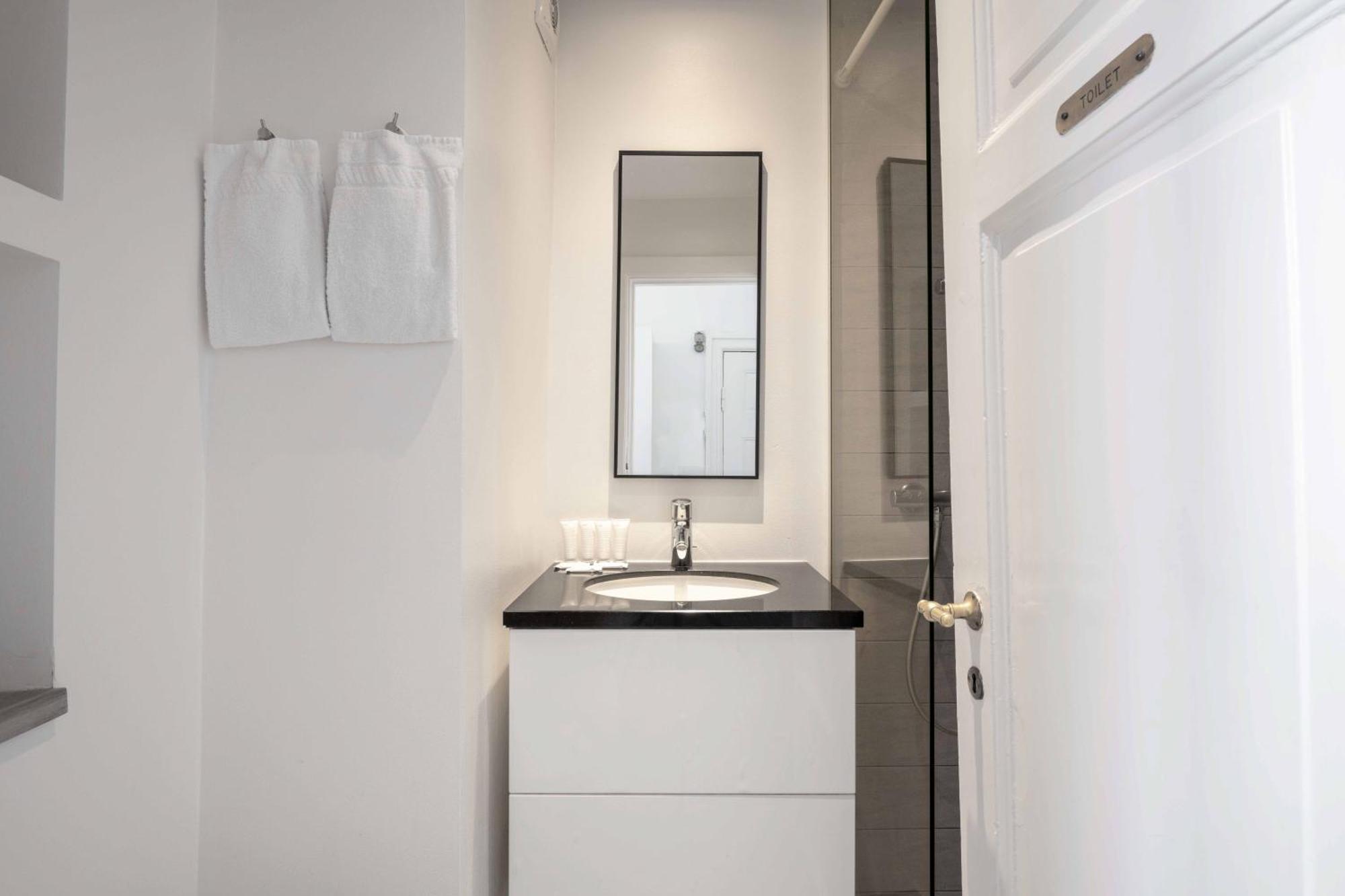 Lavish 4br Flat In The Heart Of Cph By The Canals * Copenhagen