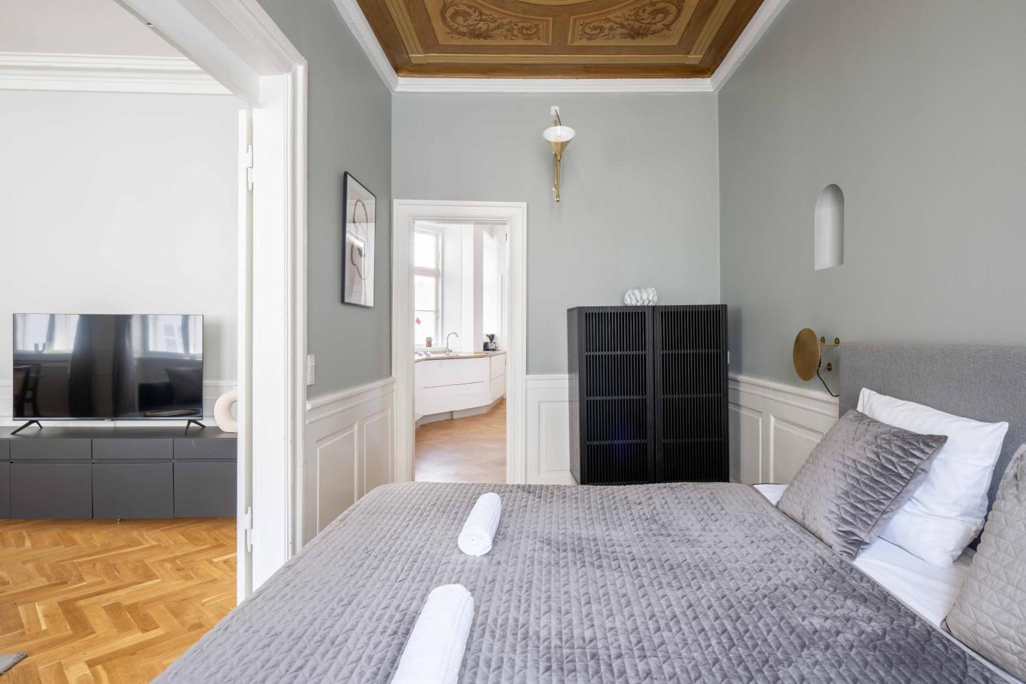 Lavish 4br Flat In The Heart Of Cph By The Canals *
