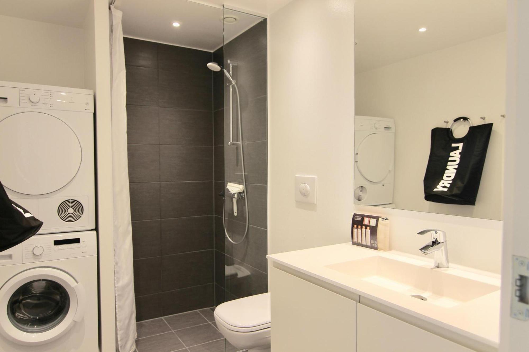 Modern 2-bed Wbalcony In Orestaden Appartement *