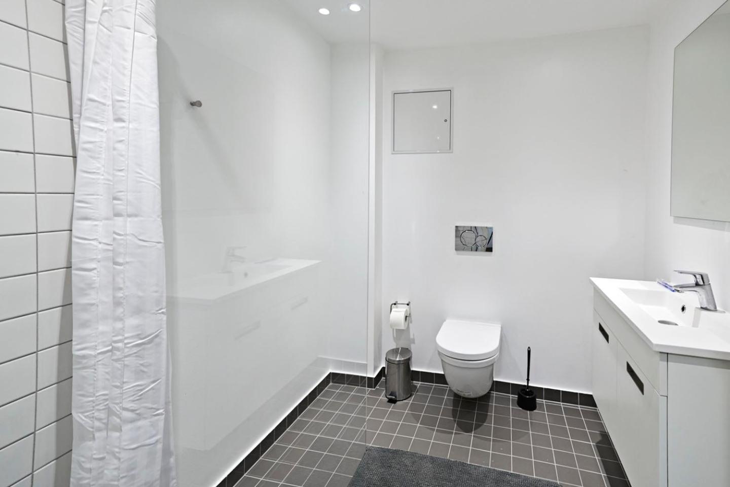 Cool 1-bed With Private Terrace Apartment