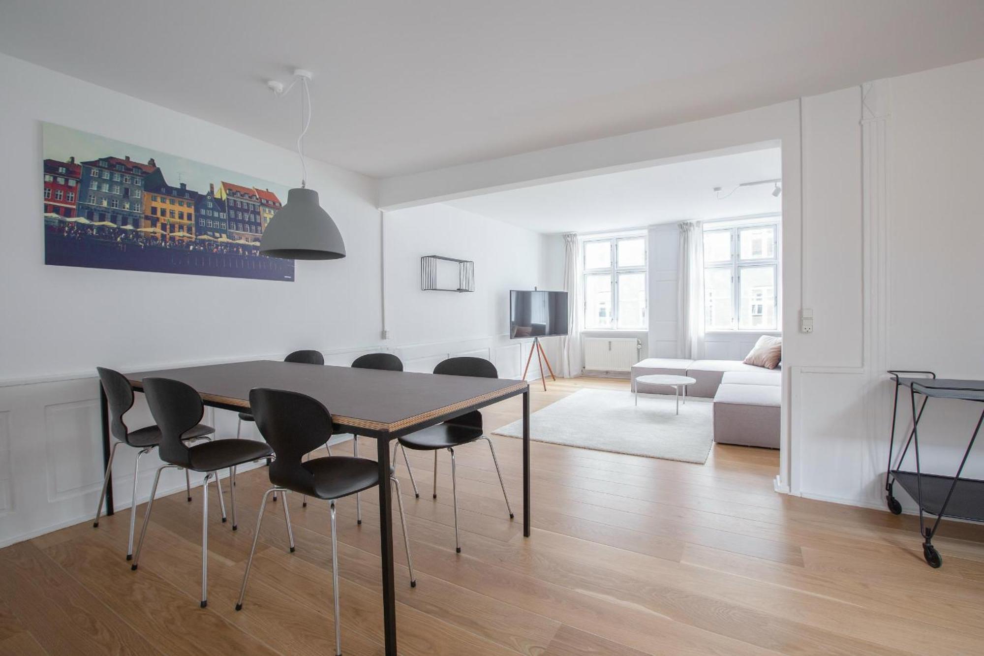 Beautiful 2-bed In Location Lejlighed *