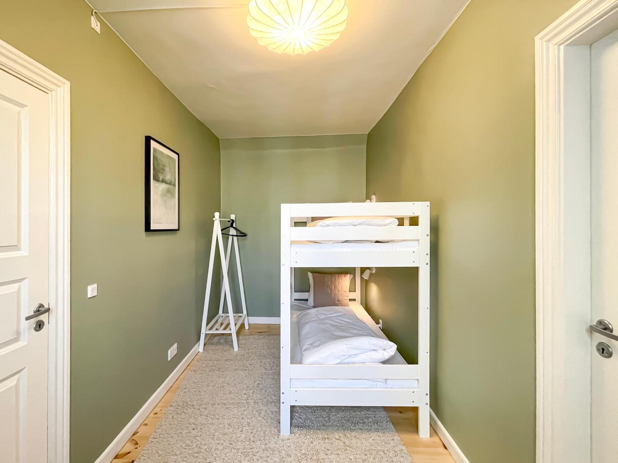 Big 4 Bedroom Flat With Bathtub By Cph Hall Square *