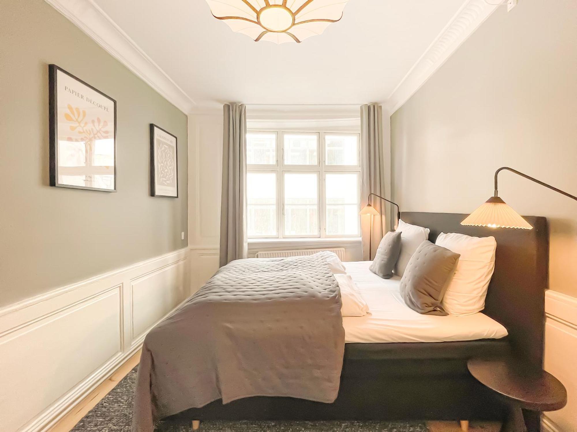 Big 4 Bedroom Flat With Bathtub By Cph Hall Square