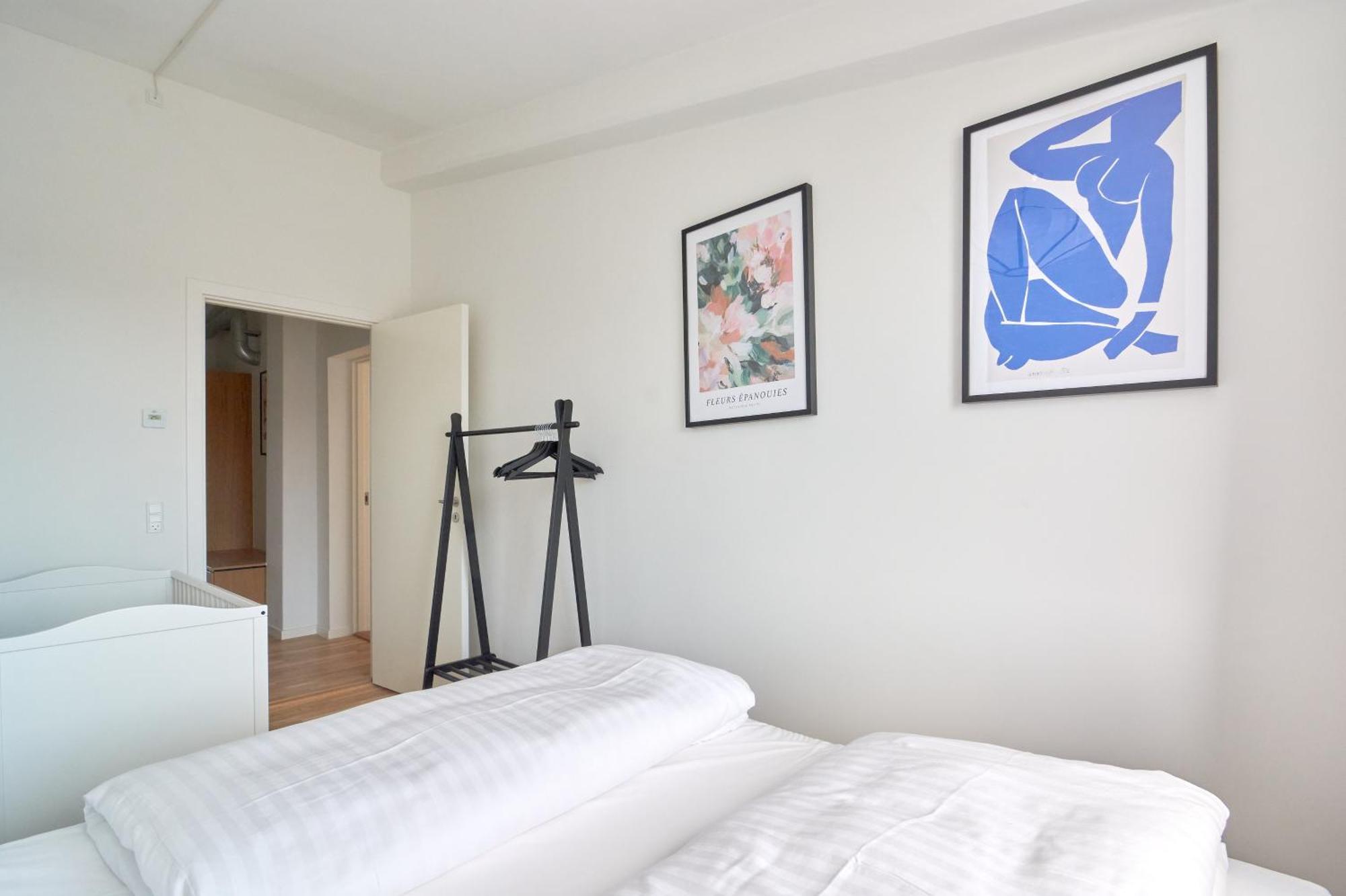 Cozy And Bright With Private Car Park Apartamento