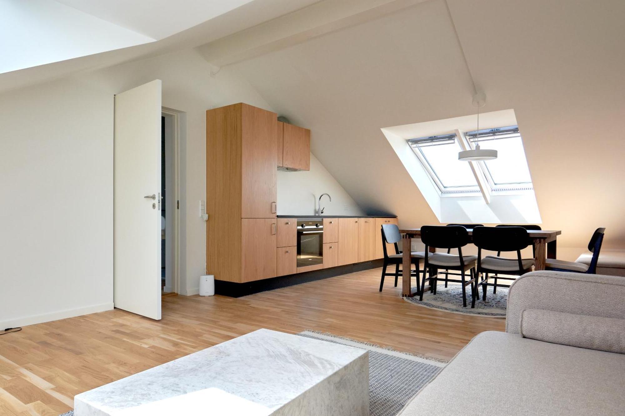 Apartamento Cozy And Bright With Private Car Park