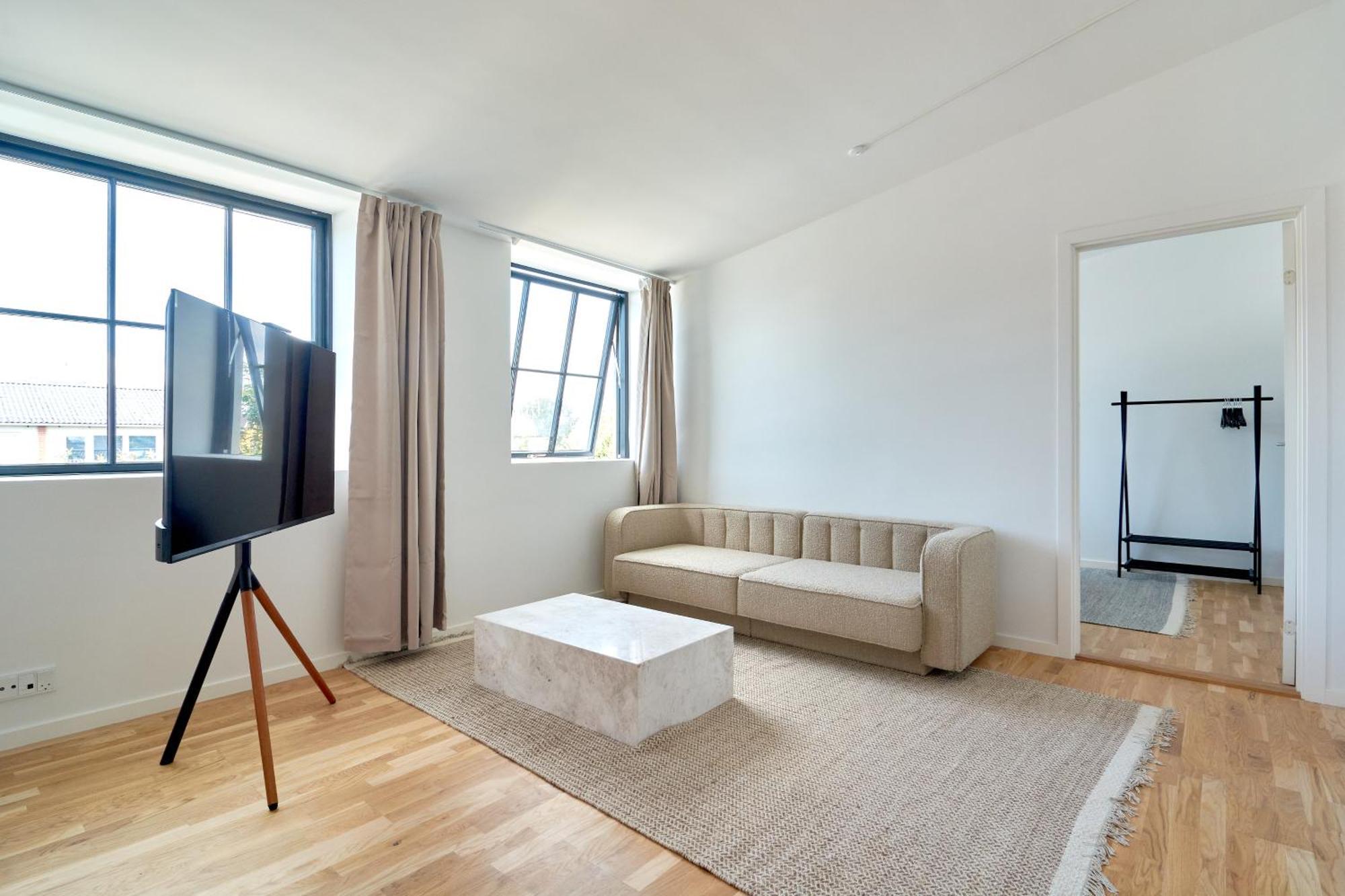 Cozy And Bright With Private Car Park Apartamento