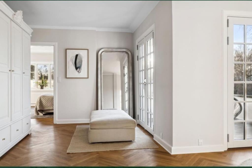Huge In Hellerup With A Large Garden - Very Close To Kopenhagen