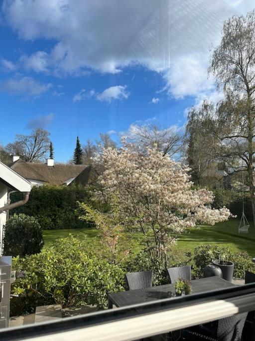 Huge In Hellerup With A Large Garden - Very Close To