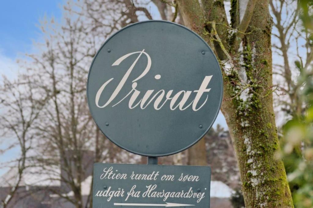 Huge In Hellerup With A Large Garden - Very Close To Villa *