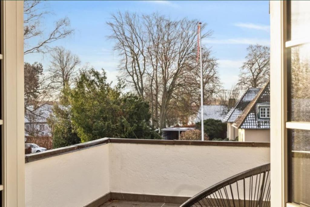Villa Huge In Hellerup With A Large Garden - Very Close To Kopenhagen