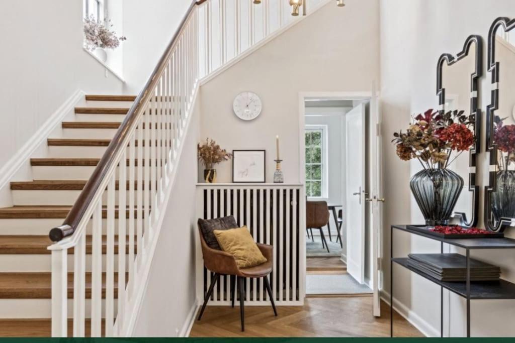 Huge In Hellerup With A Large Garden - Very Close To Kopenhagen