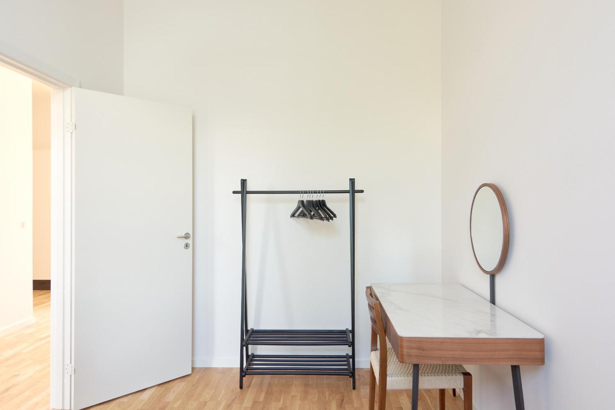 Apartamento Cozy And Bright With Private Car Park