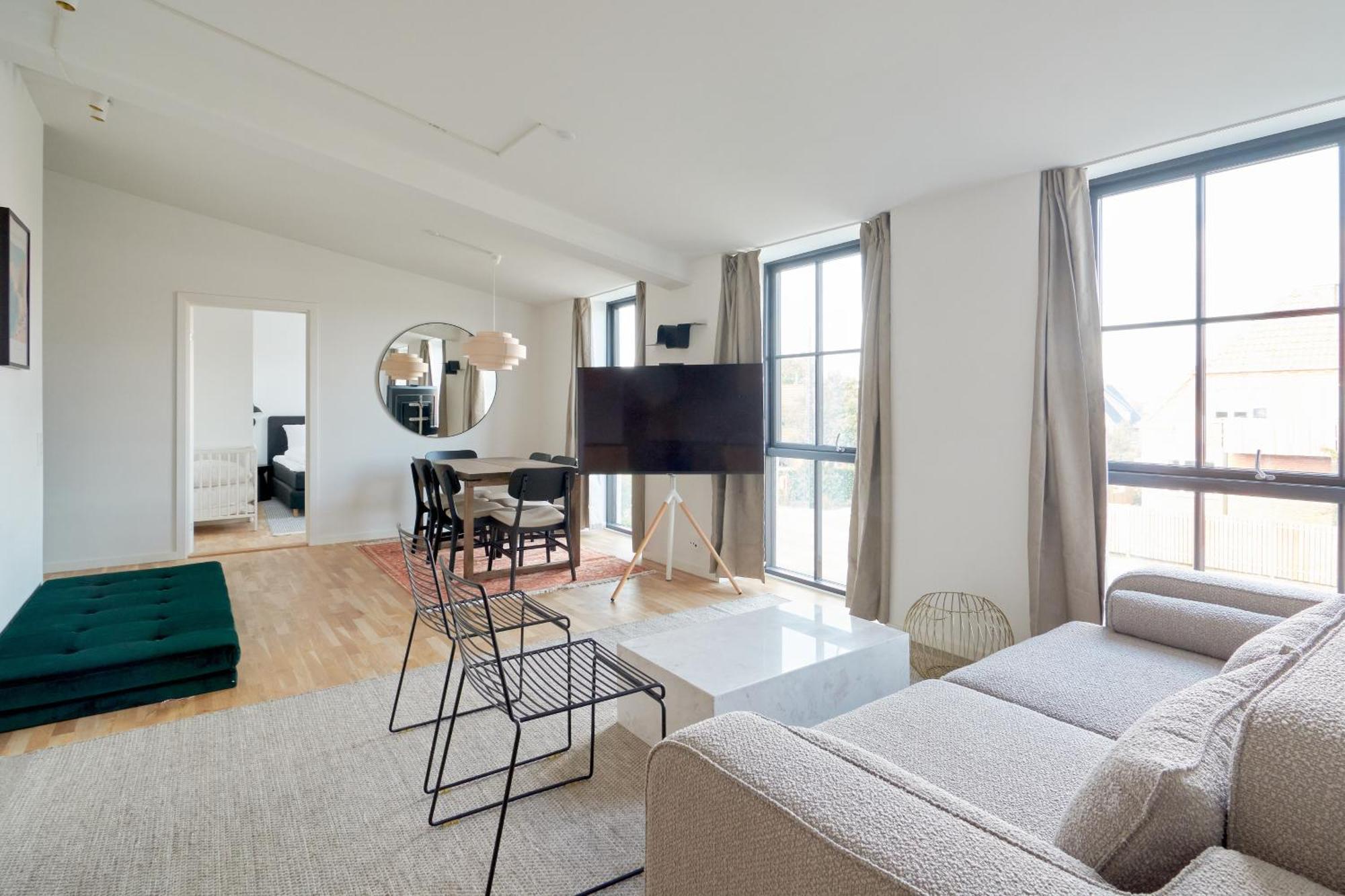Cozy And Bright With Private Car Park *