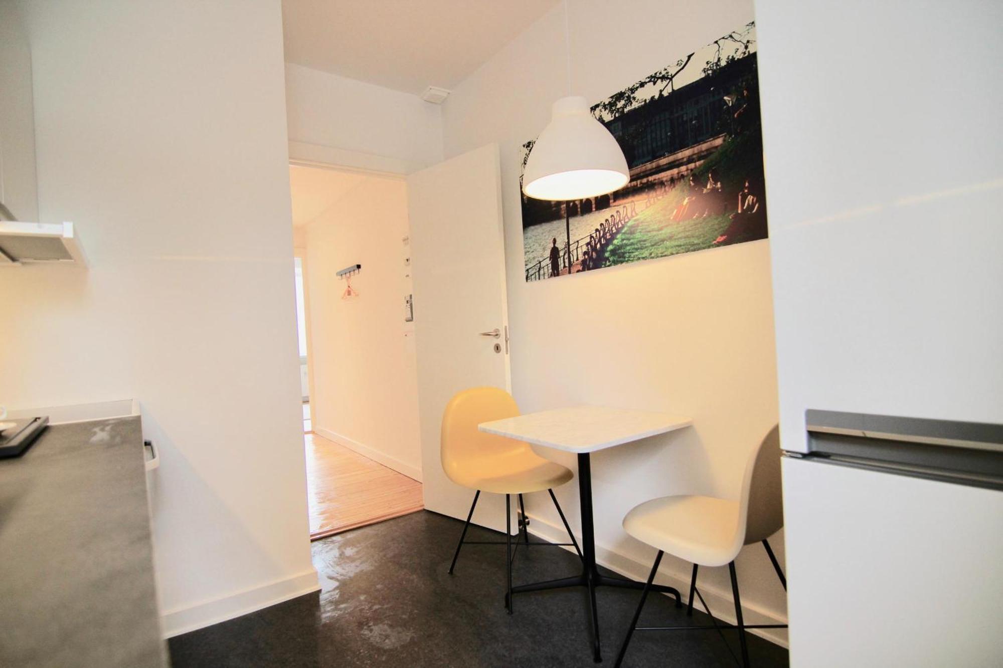 Apartment Refurbished W Balcony *