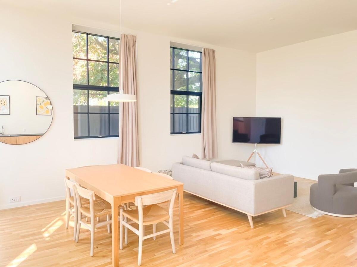 Cozy And Bright With Private Car Park Apartamento Copenhaga