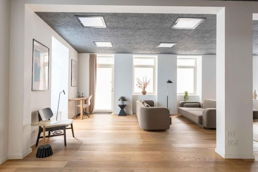 Huoneisto Spacious Double-flat For 10 In Cph Center *