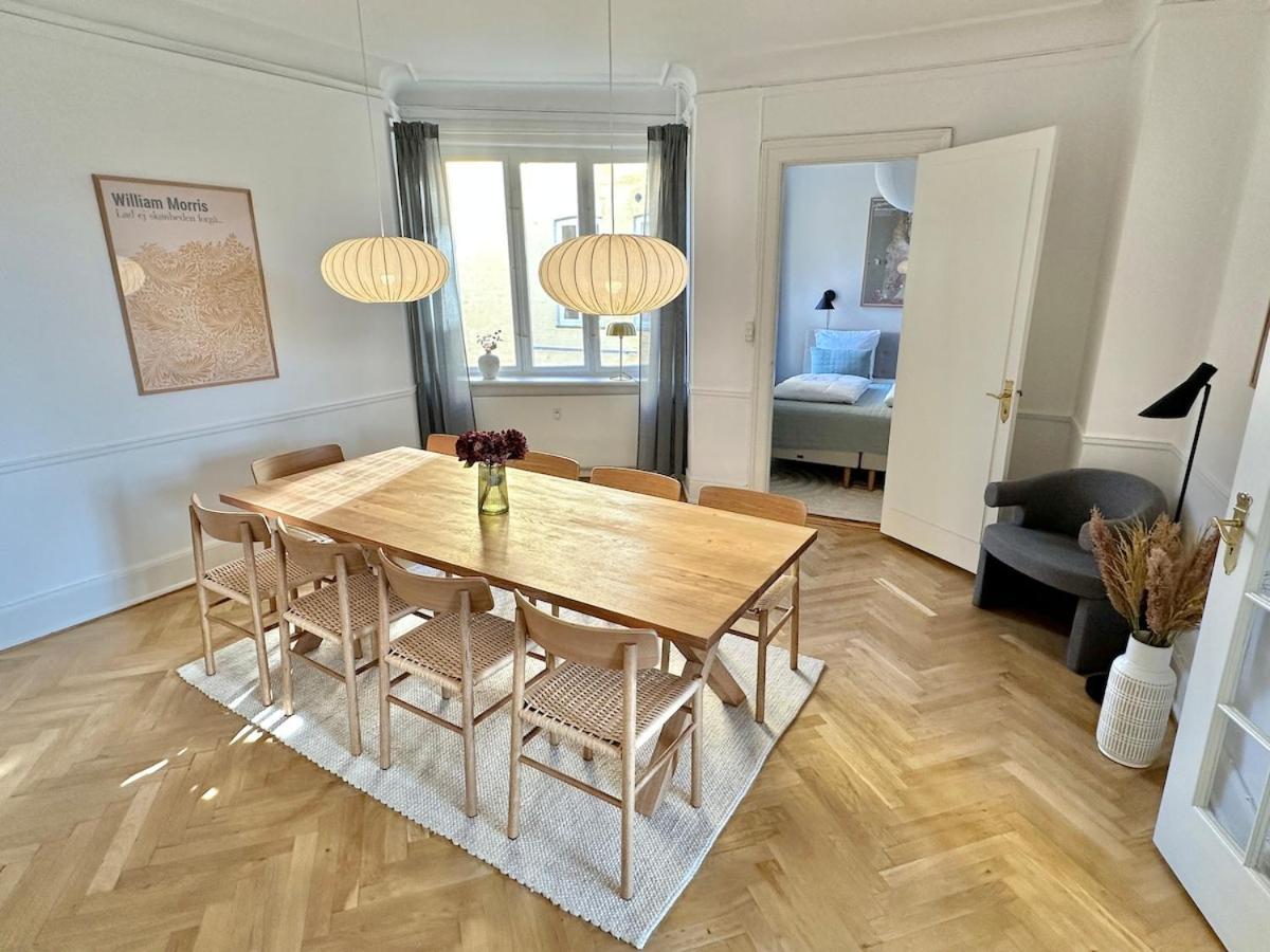 Deluxe 4 Bedrooms 180 M2 Canal View Prime Location Copenhague