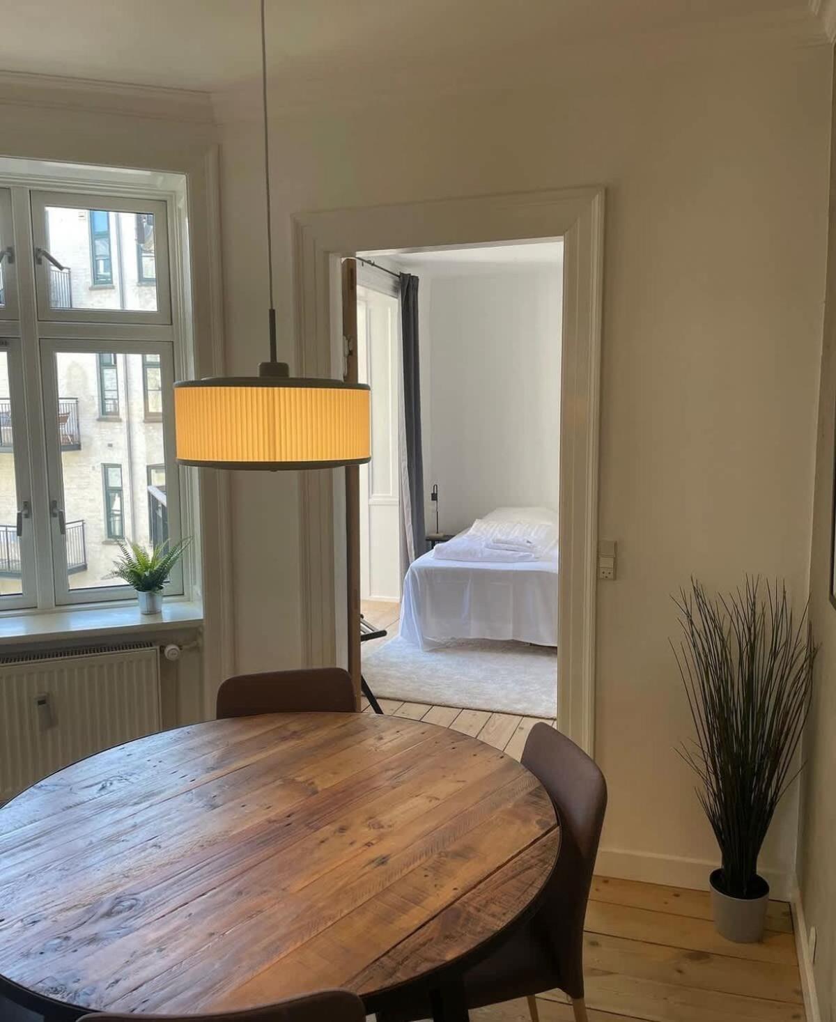 Amazing 2-bedroom By The Lakes Appartamento
