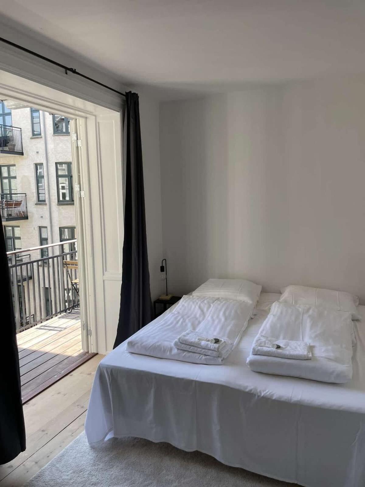 Amazing 2-bedroom By The Lakes Copenaghen